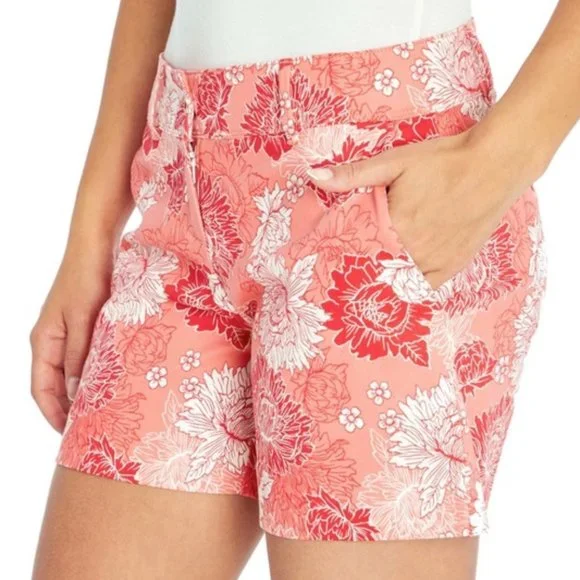 ISAAC MIZRAHI NEW YORK Scattered Peony Floral Tailored Shorts - Picture 2 of 11